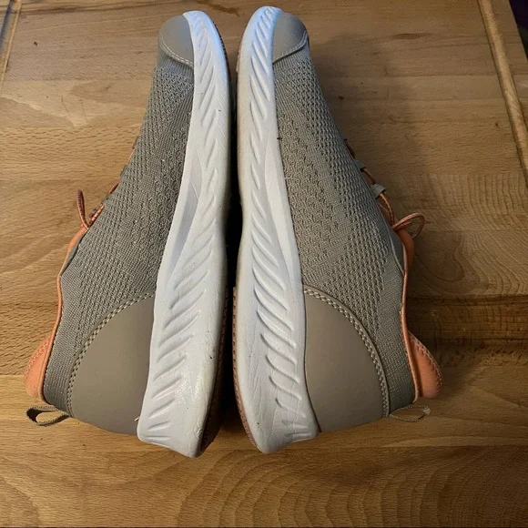 WOMEN’S SIZE 10 TONY LITTLE CHEEKS TAN PEACH KNIT SLIP-ON TRAINERS - Picture 2 of 9